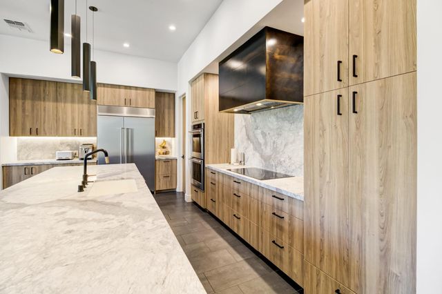 3321 Sierra Oaks Dr, Sacramento, CA 95864