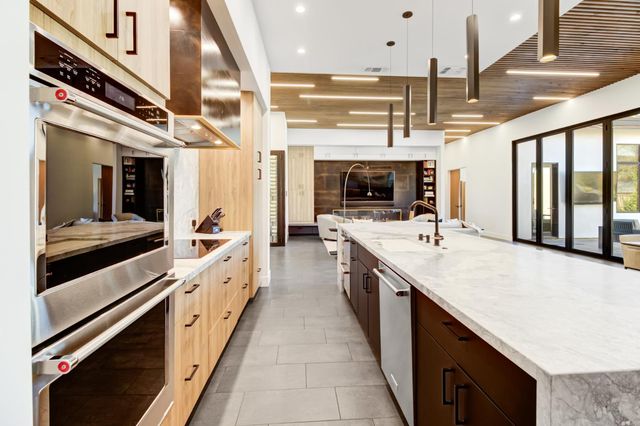 3321 Sierra Oaks Dr, Sacramento, CA 95864