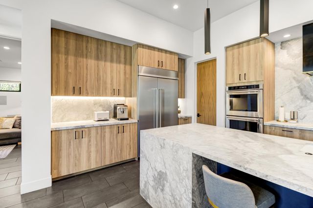 3321 Sierra Oaks Dr, Sacramento, CA 95864