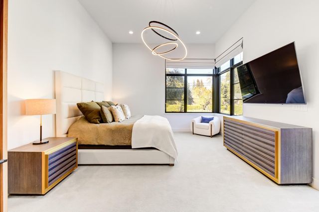 3321 Sierra Oaks Dr, Sacramento, CA 95864