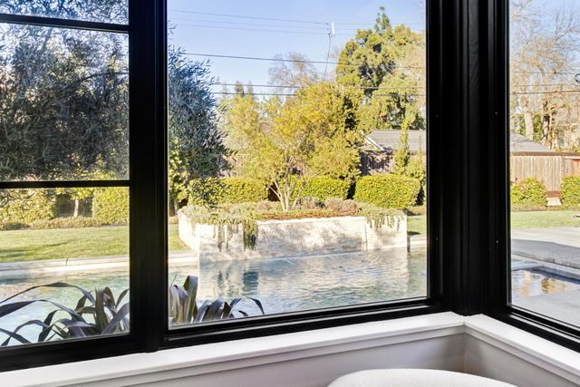 3321 Sierra Oaks Dr, Sacramento, CA 95864