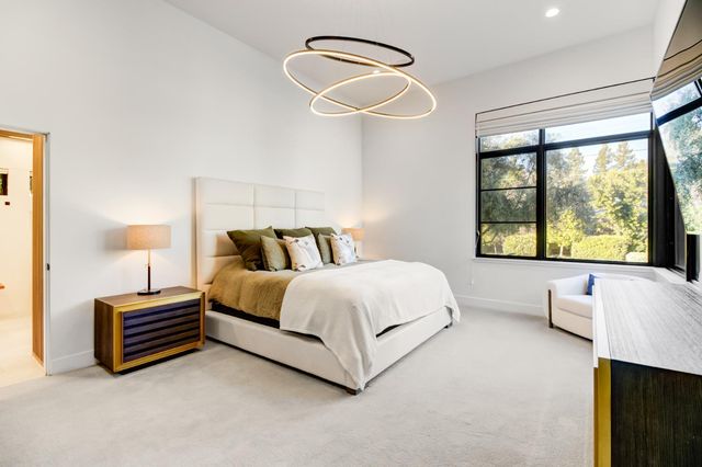 3321 Sierra Oaks Dr, Sacramento, CA 95864