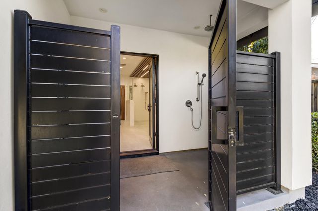 3321 Sierra Oaks Dr, Sacramento, CA 95864