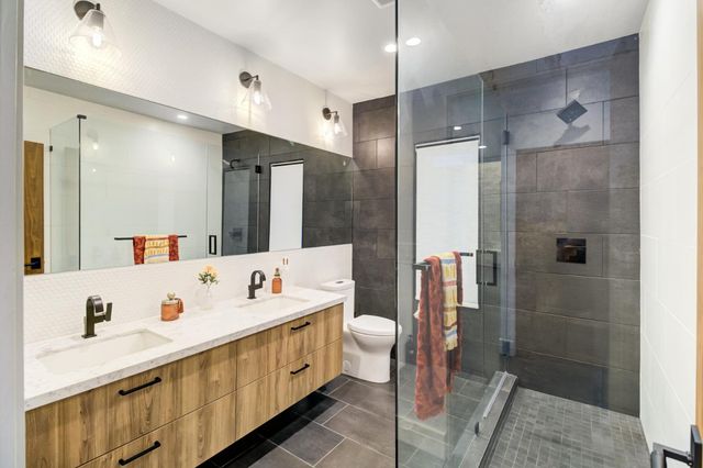 3321 Sierra Oaks Dr, Sacramento, CA 95864