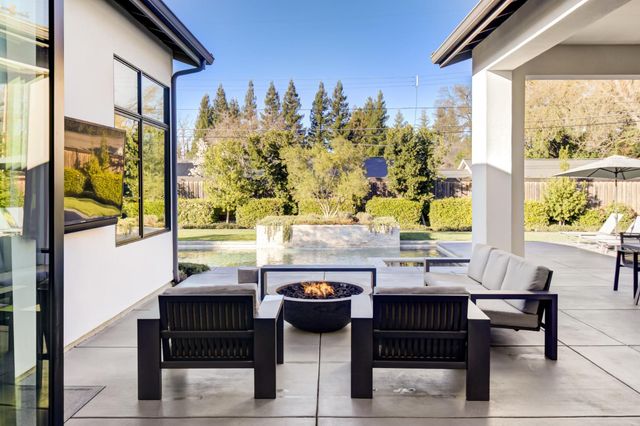 3321 Sierra Oaks Dr, Sacramento, CA 95864