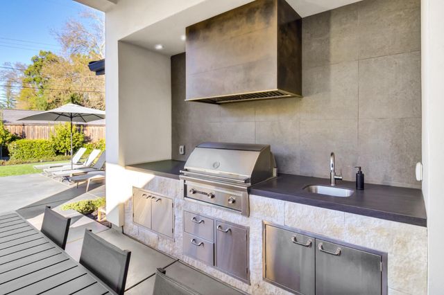 3321 Sierra Oaks Dr, Sacramento, CA 95864