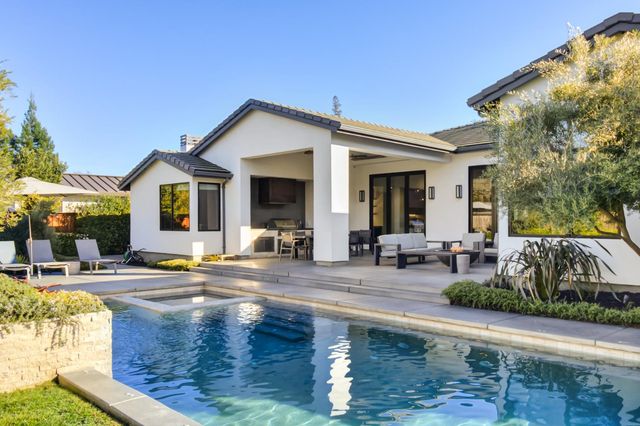 3321 Sierra Oaks Dr, Sacramento, CA 95864