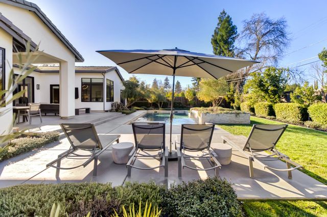 3321 Sierra Oaks Dr, Sacramento, CA 95864