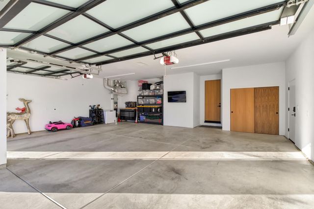 3321 Sierra Oaks Dr, Sacramento, CA 95864