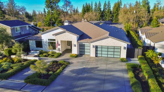 3321 Sierra Oaks Dr, Sacramento, CA 95864