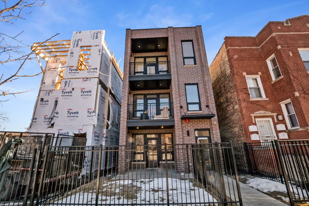 4443 S Vincennes Avenue 2, Chicago, IL 60653