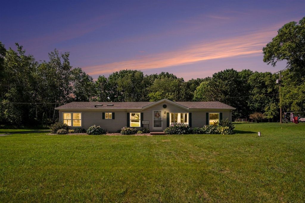 342 W Cherry Street, Cedar Springs, MI 49319