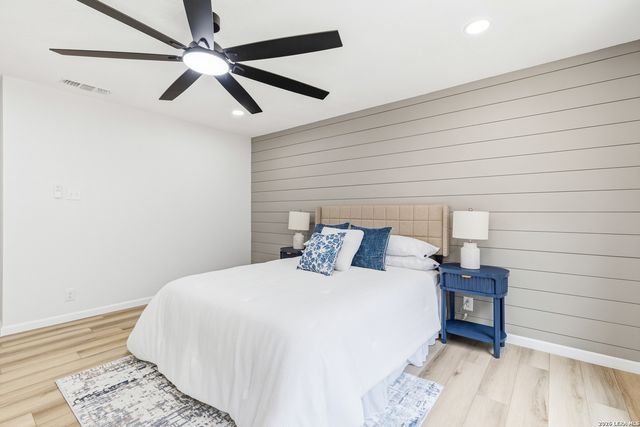 110 CRYSTAL CYN, Universal City, TX 78148