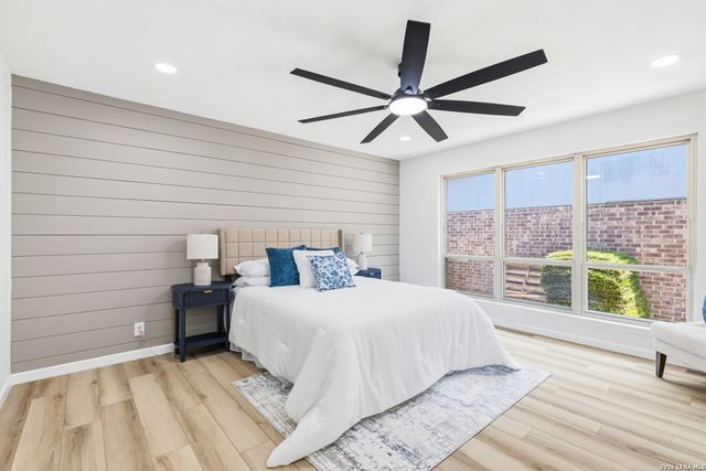 110 CRYSTAL CYN, Universal City, TX 78148