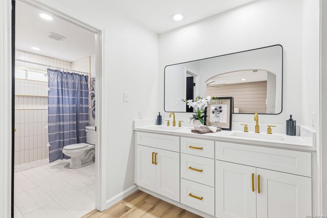 110 CRYSTAL CYN, Universal City, TX 78148