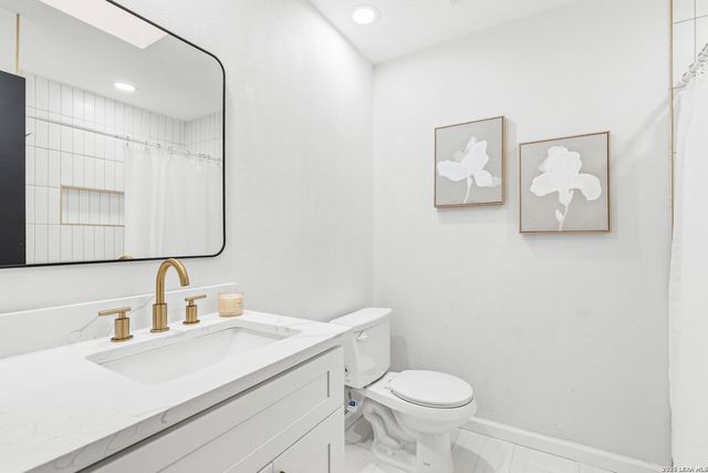 110 CRYSTAL CYN, Universal City, TX 78148