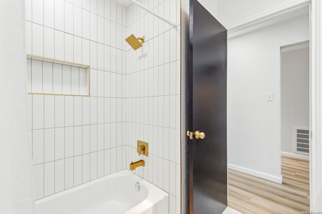 110 CRYSTAL CYN, Universal City, TX 78148
