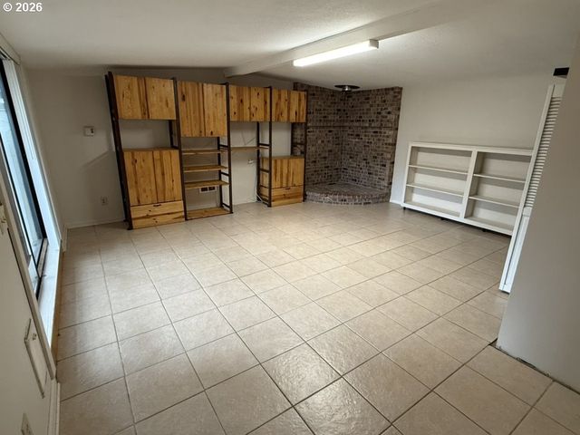 11419 FINNEGANS Way, Oregon City, OR 97045