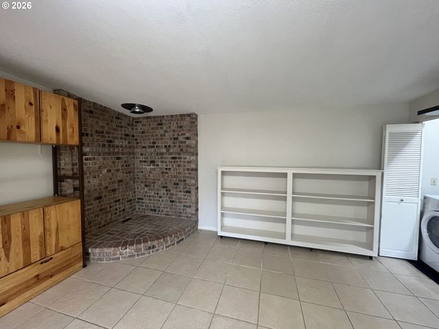 11419 FINNEGANS Way, Oregon City, OR 97045