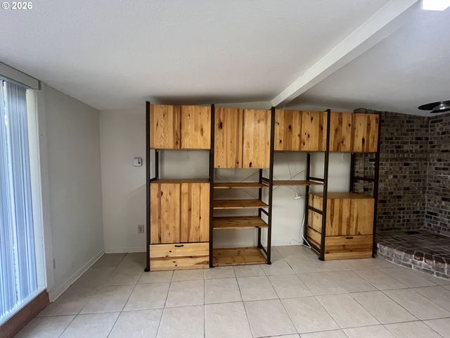 11419 FINNEGANS Way, Oregon City, OR 97045