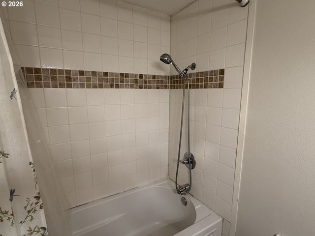 11419 FINNEGANS Way, Oregon City, OR 97045