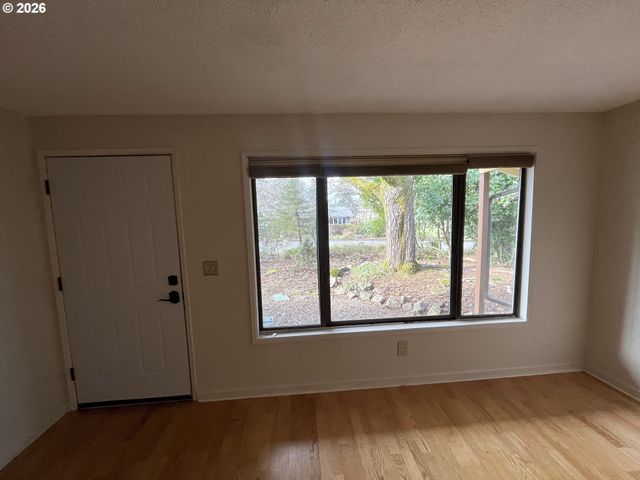 11419 FINNEGANS Way, Oregon City, OR 97045