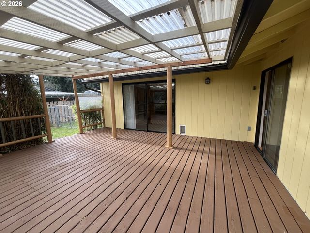 11419 FINNEGANS Way, Oregon City, OR 97045