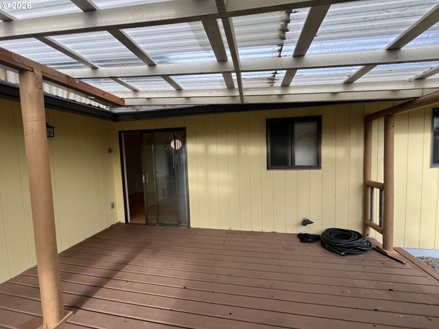 11419 FINNEGANS Way, Oregon City, OR 97045