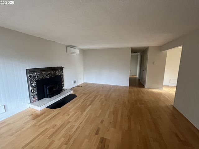 11419 FINNEGANS Way, Oregon City, OR 97045