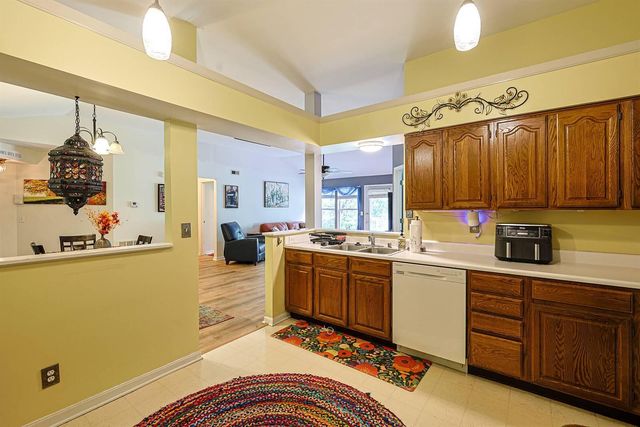 7350 Centrecrest Lane, H, Florence, KY 41042