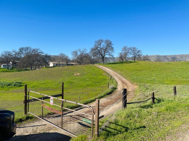 10740 Ferguson Road, Clovis, CA 93619