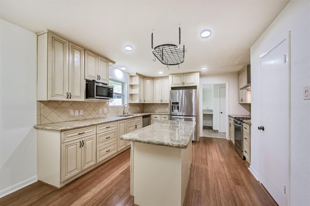 4405 Goldfinch Street, Houston, TX 77035