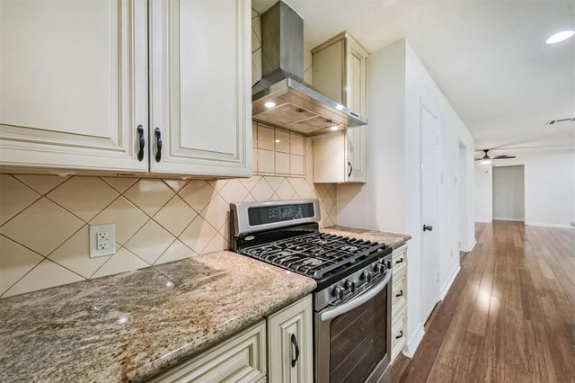 4405 Goldfinch Street, Houston, TX 77035