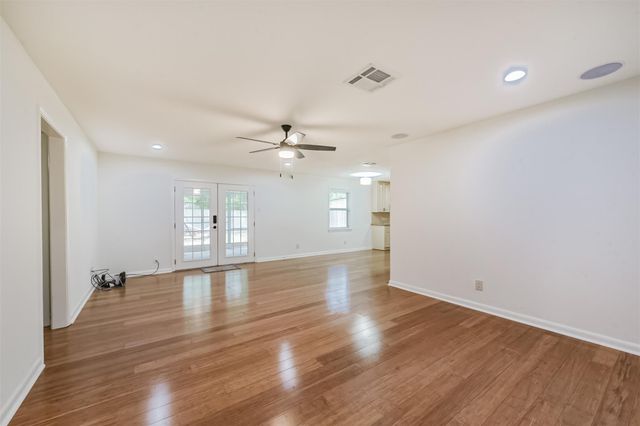 4405 Goldfinch Street, Houston, TX 77035