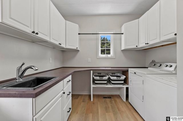 2601 Bretigne Circle, Lincoln, NE 68512