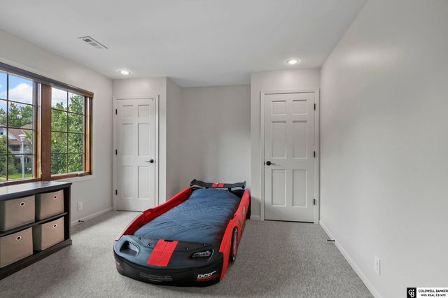 2601 Bretigne Circle, Lincoln, NE 68512