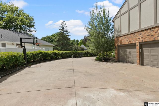 2601 Bretigne Circle, Lincoln, NE 68512