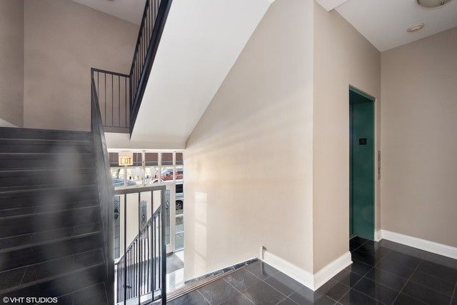 5758 N california Avenue 1C, Chicago, IL 60659