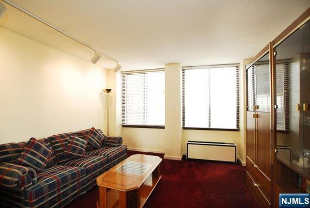 200 Winston 501, Cliffside Park, NJ 07010