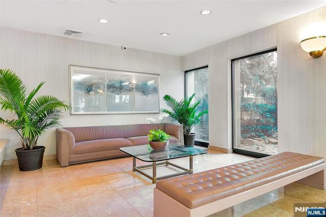 200 Winston 501, Cliffside Park, NJ 07010