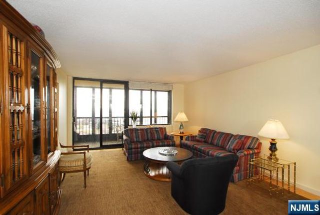 200 Winston 501, Cliffside Park, NJ 07010