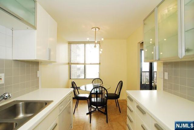 200 Winston 501, Cliffside Park, NJ 07010