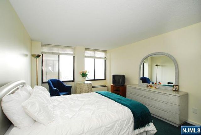 200 Winston 501, Cliffside Park, NJ 07010