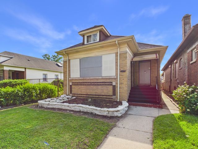 7826 S Paxton Avenue, Chicago, IL 60649