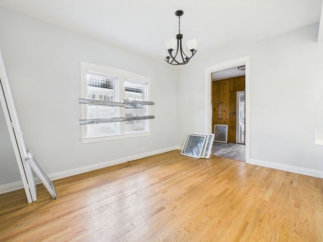 7826 S Paxton Avenue, Chicago, IL 60649