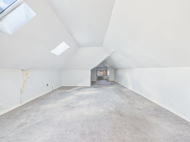 7826 S Paxton Avenue, Chicago, IL 60649
