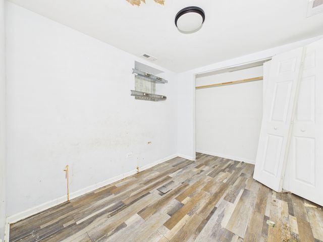 7826 S Paxton Avenue, Chicago, IL 60649