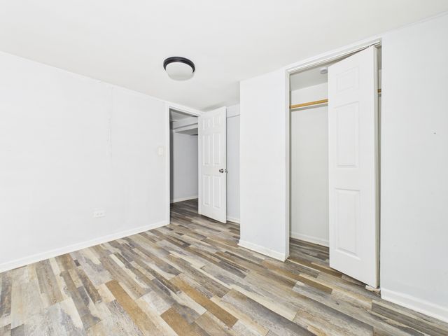 7826 S Paxton Avenue, Chicago, IL 60649