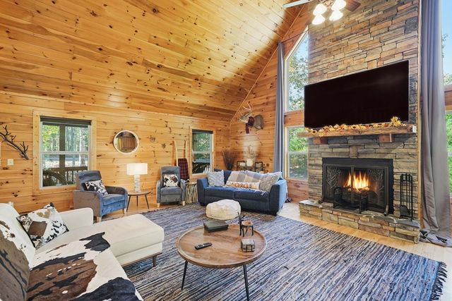 441 Carlisle Drive, Ellijay, GA 30540