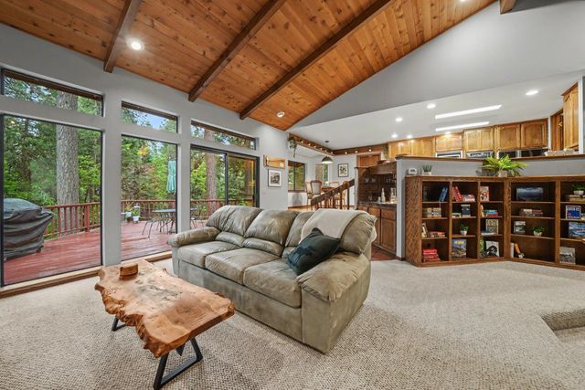 16686 Meadow Vista Dr, Pioneer, CA 95666